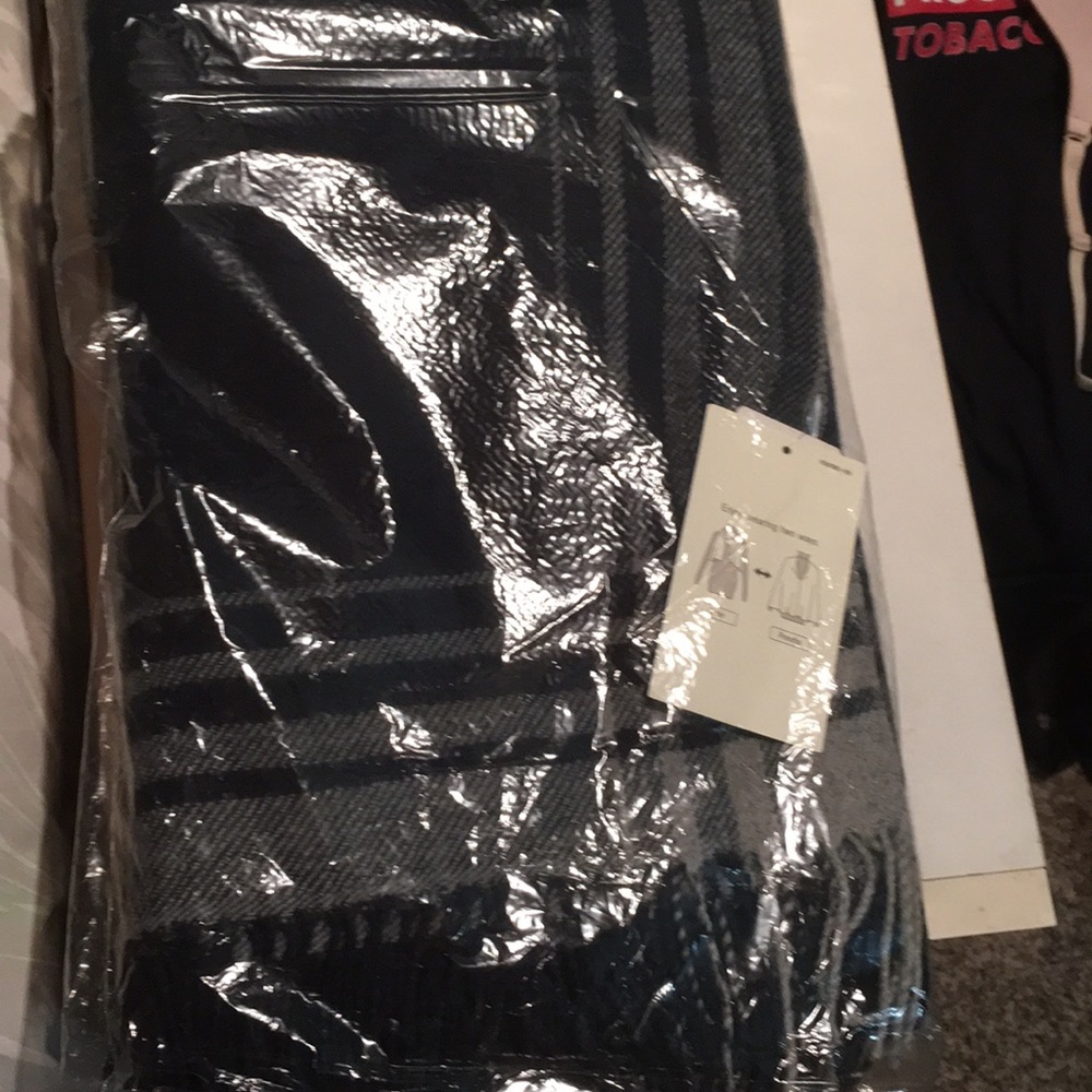 NWT Uniqlo 2 way stole poncho scarf - navy grey